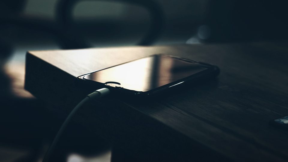 Установите приложение на телефон